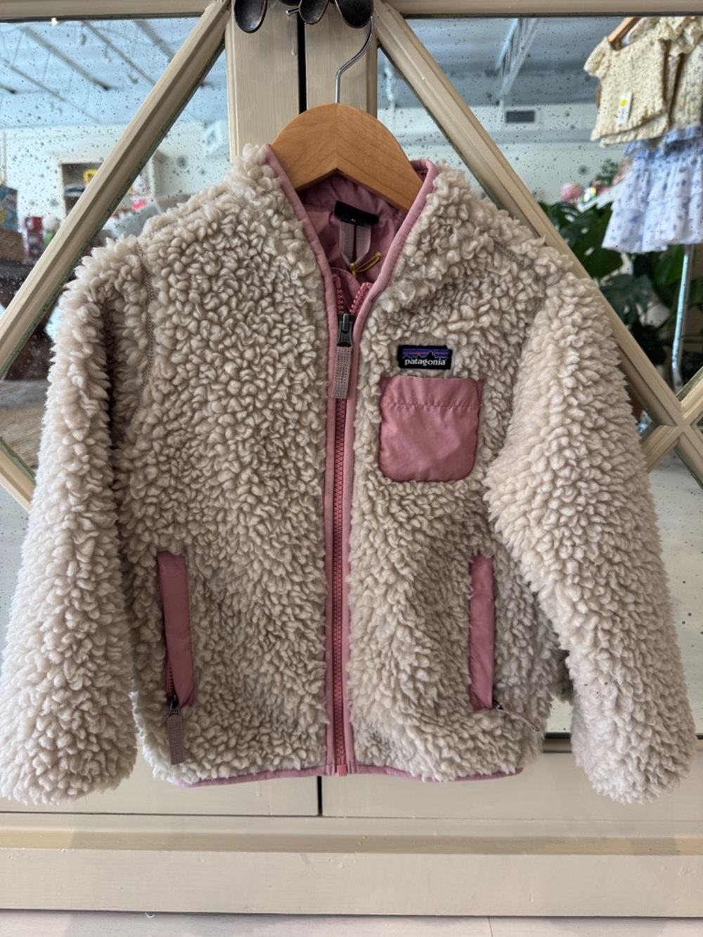 GIRLS SIZE 4T Patagonia Cream Sherpa Jacket with Pink Trim